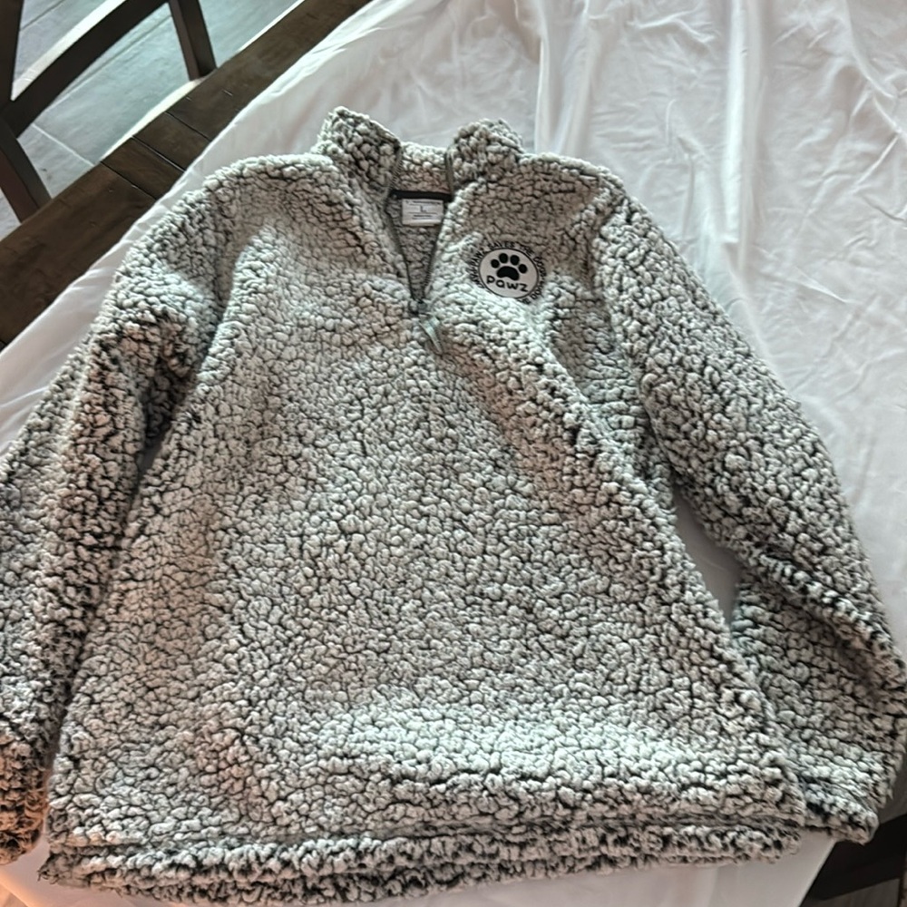 Brand new never worn super soft sweatshirt size large